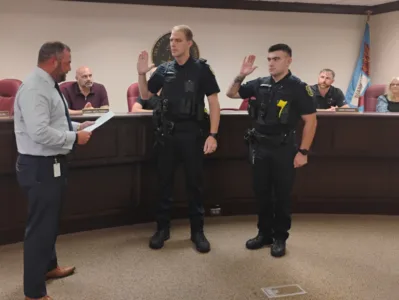 New fire chief, police officers take oaths in Boardman